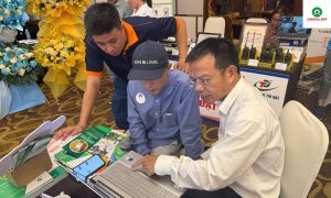 OMEGA THÔNG BÁO LỊCH NGHỈ LỄ 30/4 - 1/5 27 Khách hàng trải nghiệm demo sản phẩm trực tiếp tại gian hàng Omega